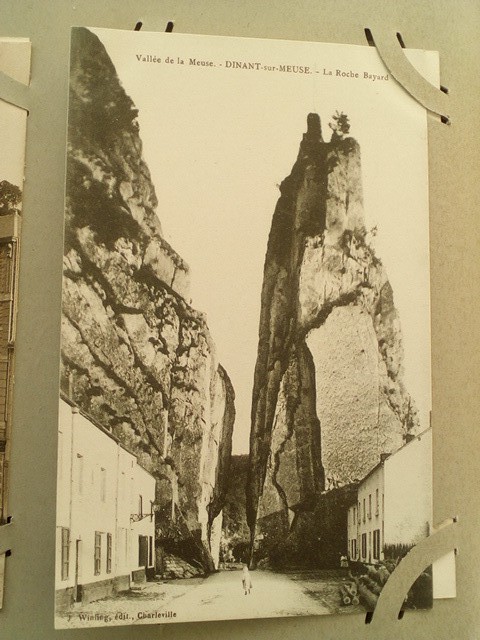 /Belgium/Places/BE_Place_1900-1949_Vallee de la Meuse - DINANT-sur-MEUSE - La Roche Bayard.jpg